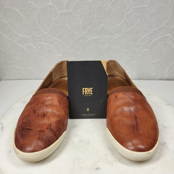 Frye Melanie Shoes Womens 7 Cognac Brown Leather Embossed Logo Slip On Flats - Picture 1 of 16